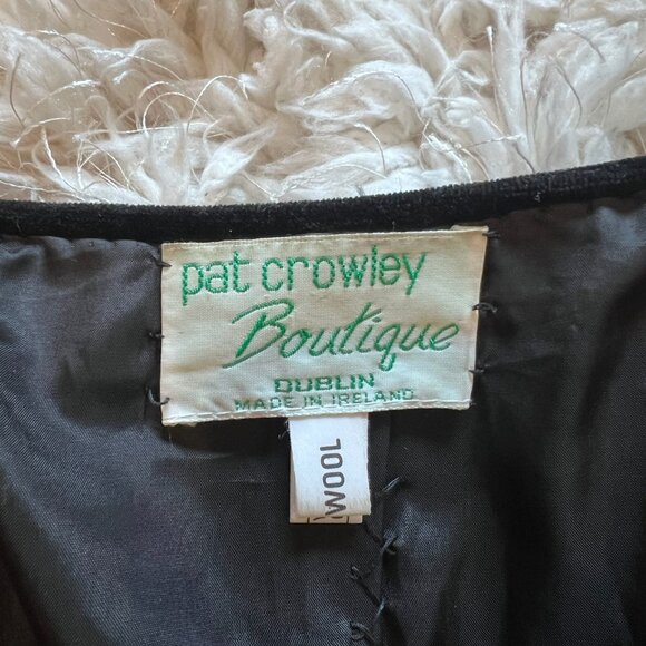 Pat Crowley Boutique Vintage Wool Jacket with Velvet Bows - Picture 3 of 3
